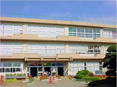 小学校　牛久市立岡田小学校（小学校）まで1381m