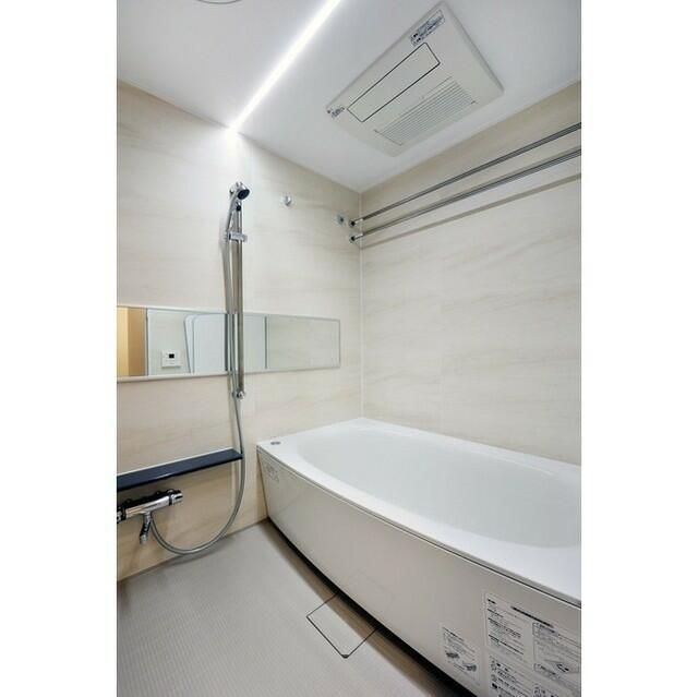 バス・シャワールーム　写真は同タイプ住居です。