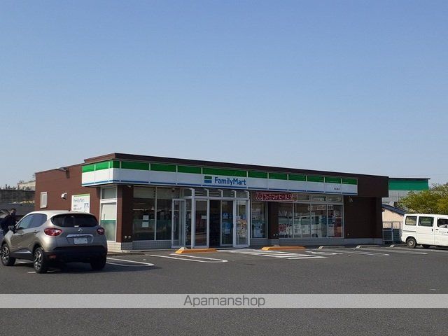 コンビニ　ファミリーマート岡山郡店（コンビニ）まで800m