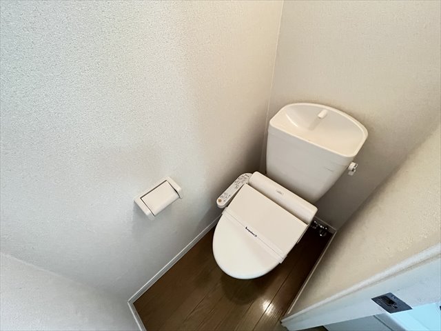 トイレ　温水洗浄便座