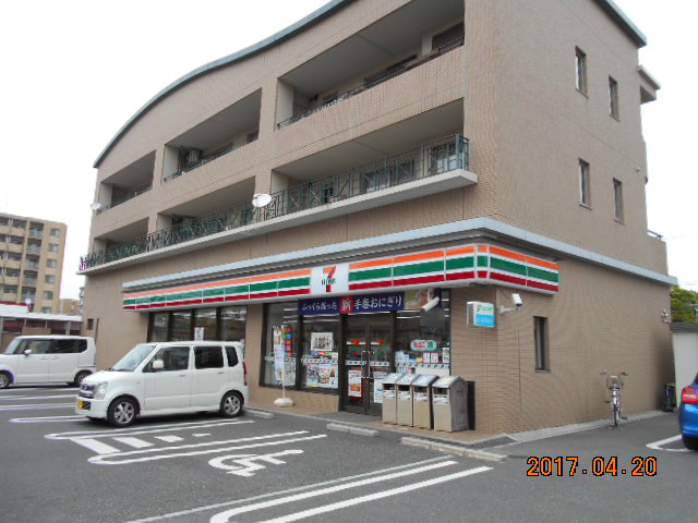 コンビニ　セブンイレブン八幡三ヶ森4丁目店（コンビニ）まで305m