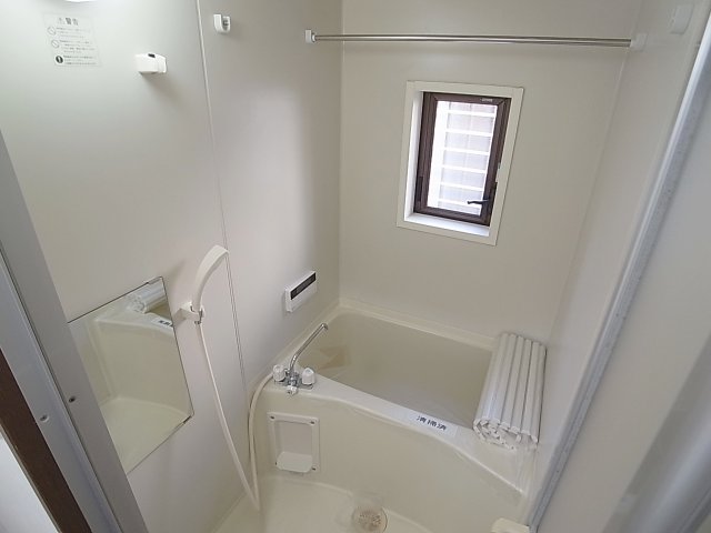 地下鉄海岸線 苅藻駅 徒歩4分 1階建 築62年の風呂写真