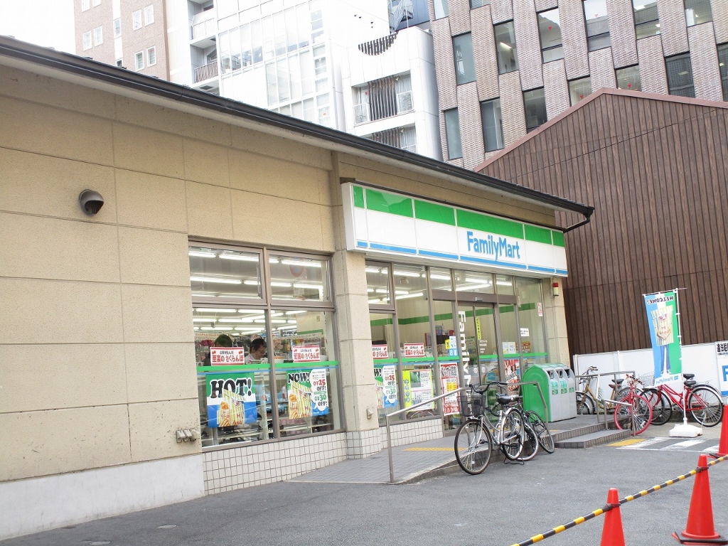 コンビニ　ファミリーマート 四条西洞院店（コンビニ）まで61m