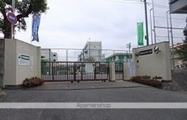 小学校　広島市立戸坂小学校（小学校）まで300m