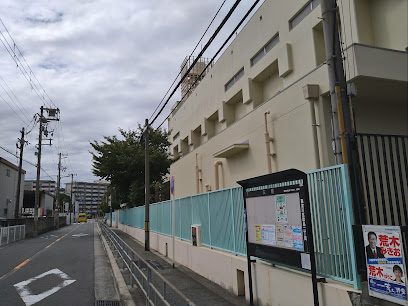 小学校　大阪市立歌島小学校（小学校）まで531m
