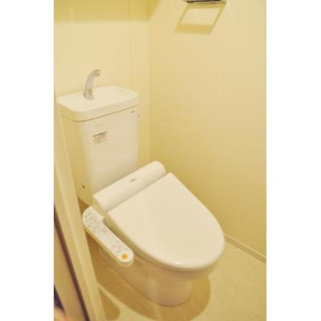 トイレ　※写真は同タイプ住戸です。