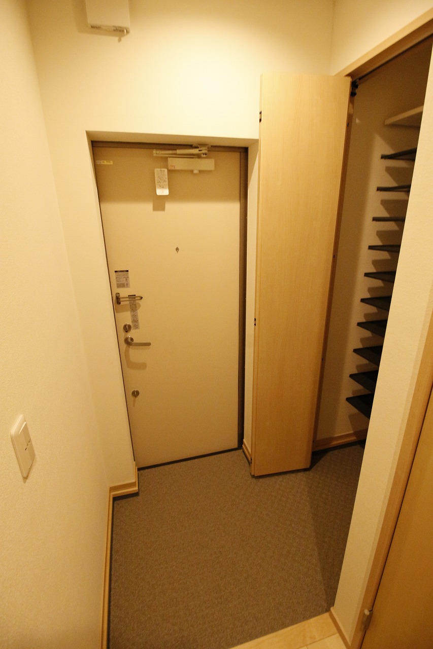 玄関　別の部屋の写真です