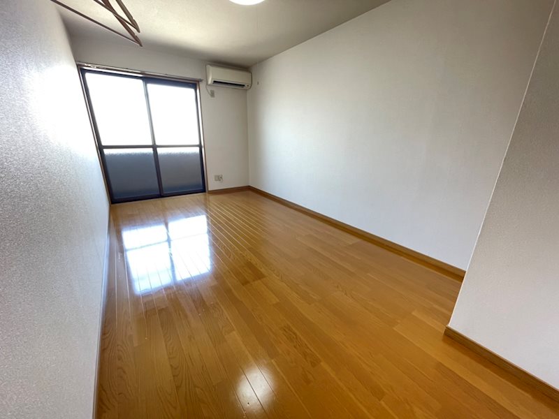 居室・リビング　別号室・参考写真（実際のお部屋とは異なります）