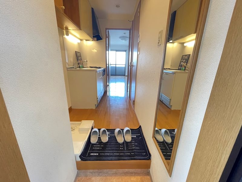 玄関　別号室・参考写真（実際のお部屋とは異なります）