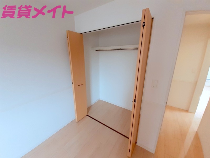 収納　別部屋反転写真です