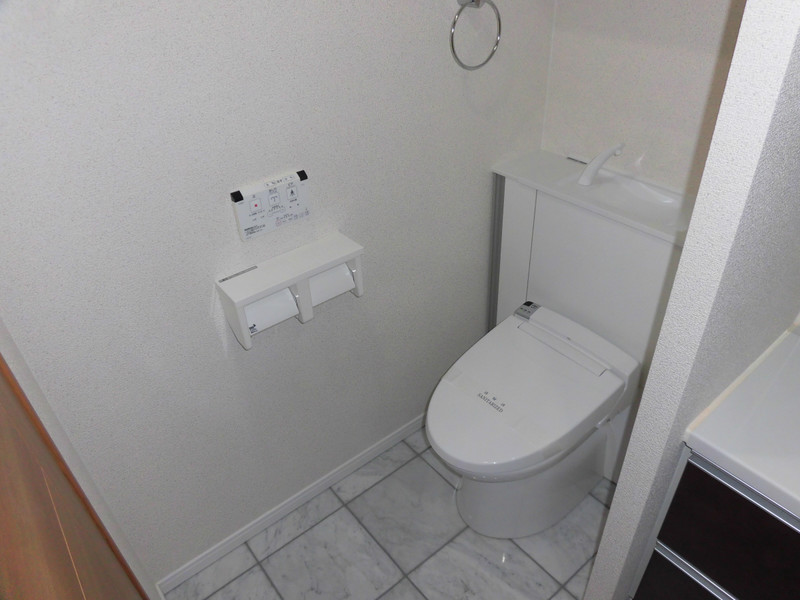 阪急京都線 京都河原町駅 徒歩6分 5階建 築13年のトイレ写真