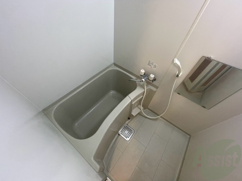 バス・シャワールーム　お風呂になります。一日の疲れを癒してくださいね。