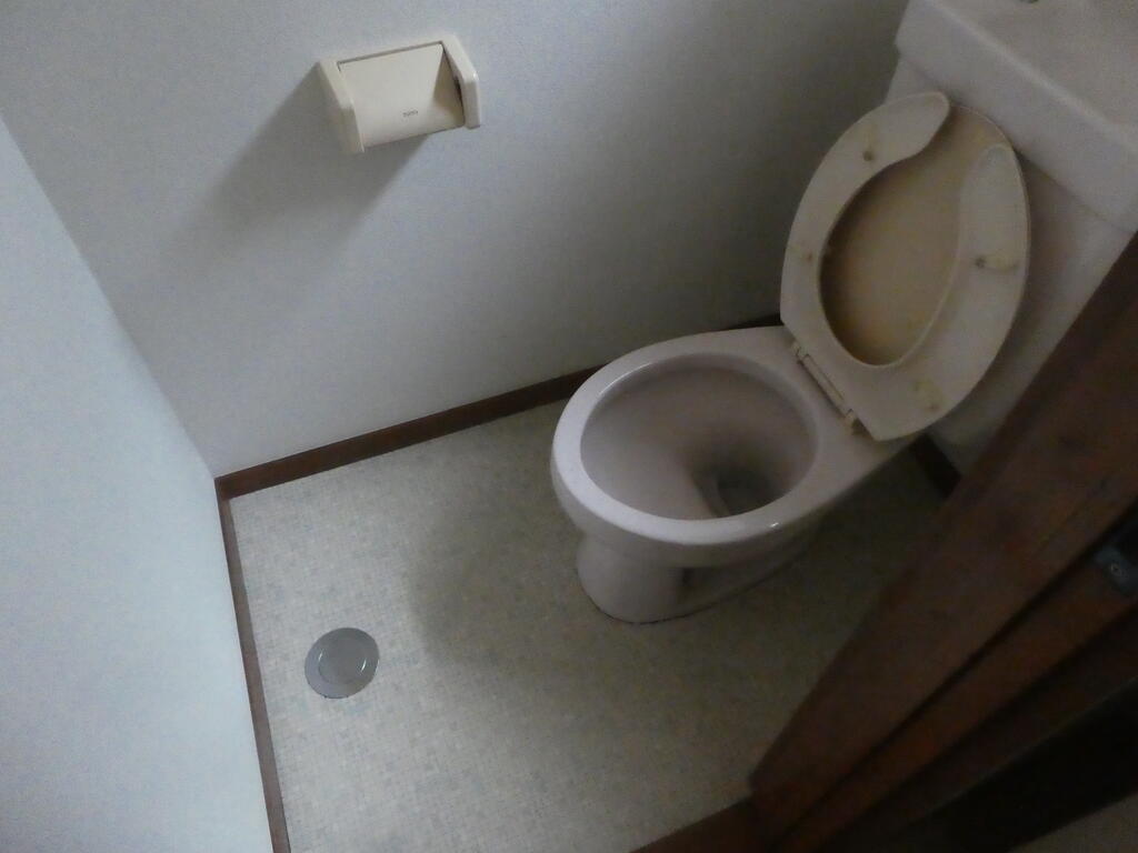 ＪＲ中央線 武蔵境駅 徒歩4分 2階建 築41年のトイレ写真