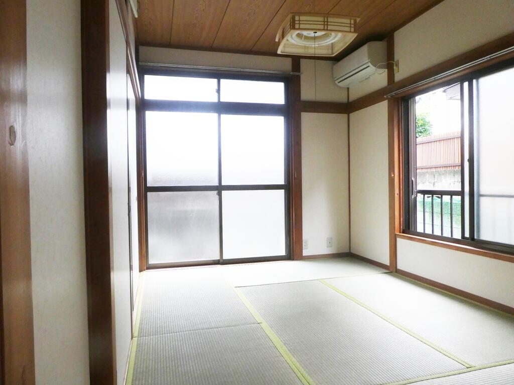ＪＲ中央線 武蔵境駅 徒歩4分 2階建 築41年の居間写真