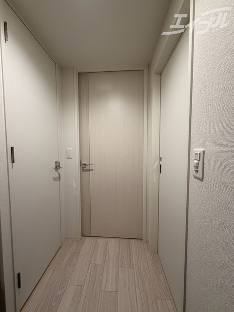 地下鉄御堂筋線 中津駅 徒歩12分 15階建 築1年の玄関写真