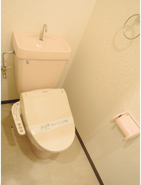 トイレ　嬉しい温水洗浄便座付き♪