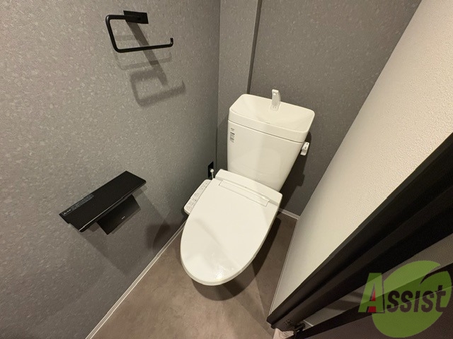 トイレ　こちらはトイレになります。ウォシュレット機能付です。