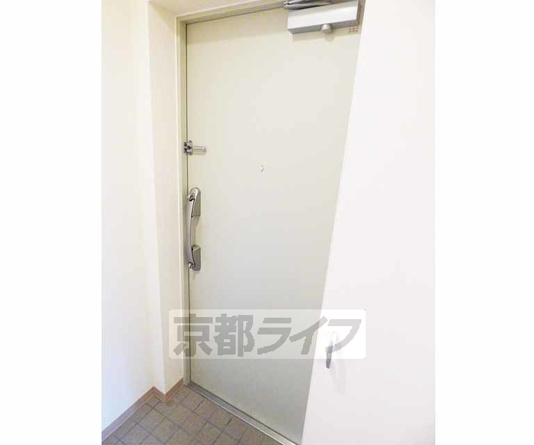 その他設備　しっかりとしたドア。
