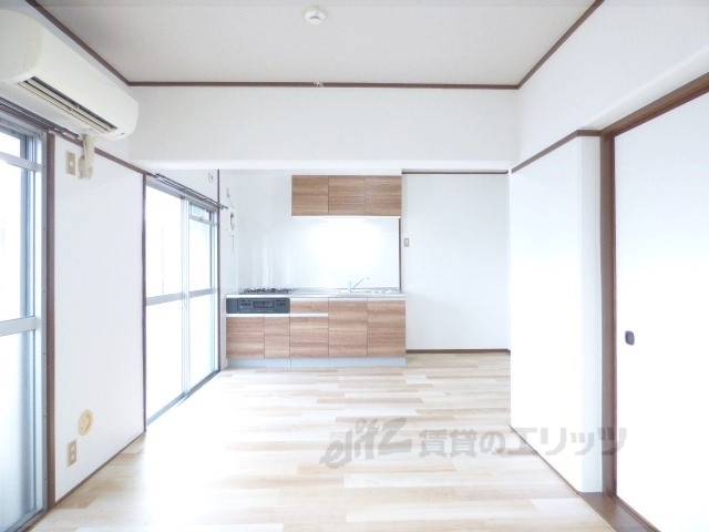岡崎グランドハイツの居間写真