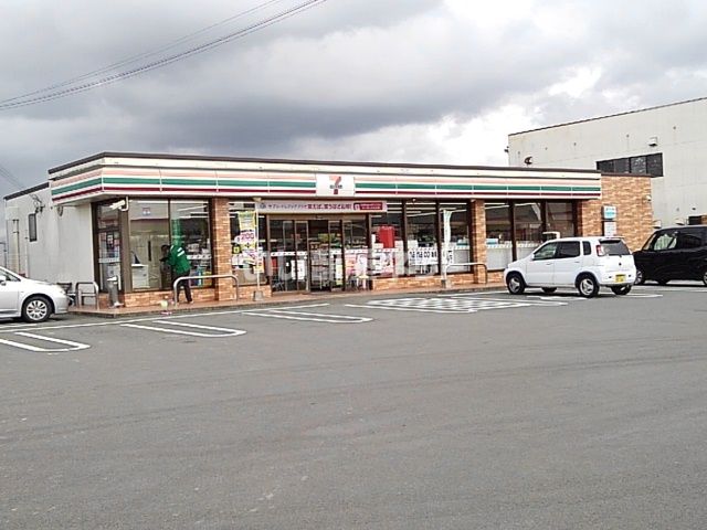 コンビニ　セブンイレブン 八女吉田店（コンビニ）まで381m