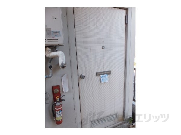 モクメハイツの玄関写真