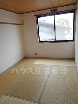 阪急京都線 富田駅 徒歩10分 2階建 築28年の居間写真