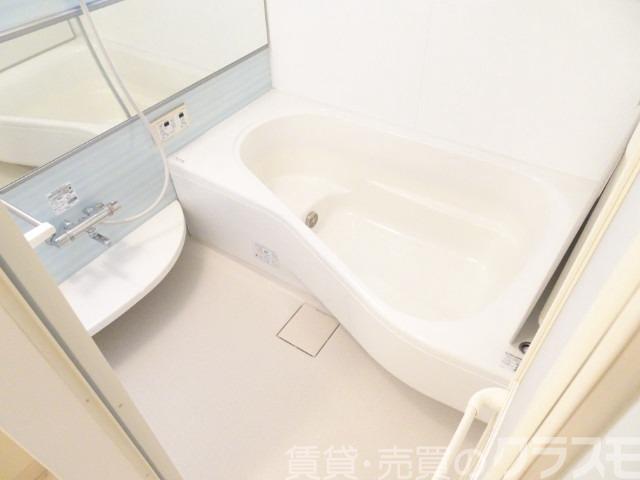 バス・シャワールーム　浴室乾燥機＆追焚機能付き広々バスルーム♪