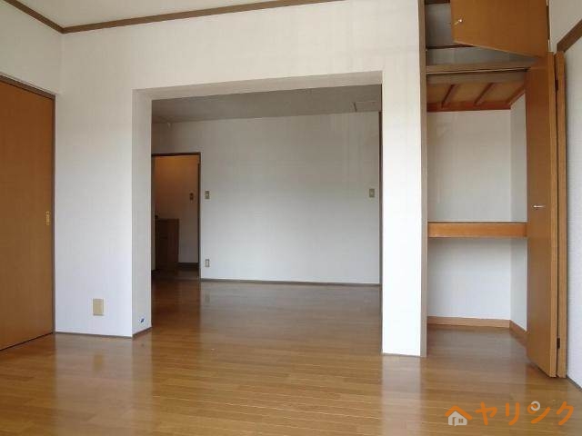 居室・リビング　反転タイプ部屋イメージ