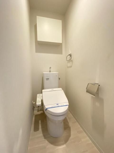 京急本線 北品川駅 徒歩7分 14階建 築9年のトイレ写真