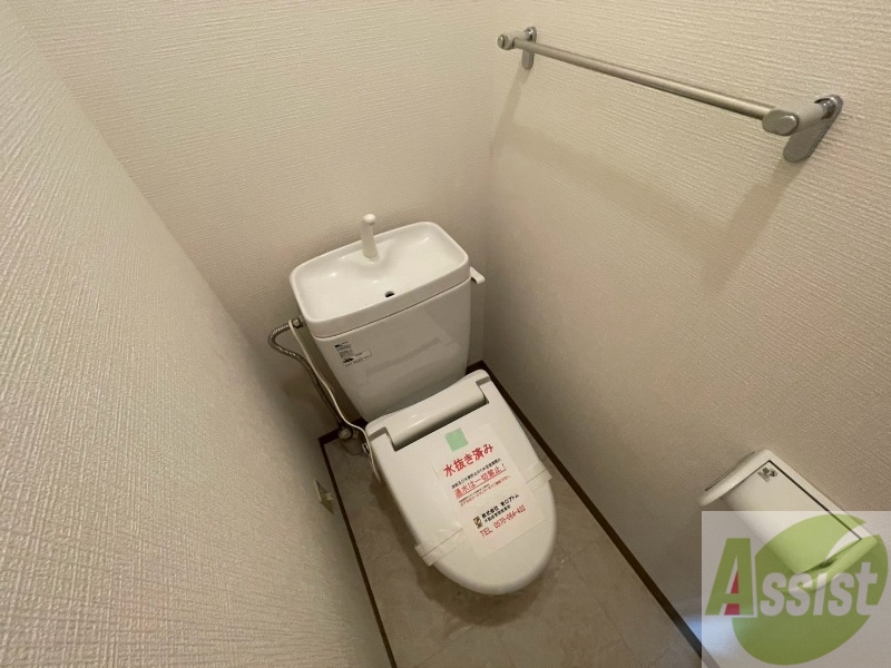 トイレ　こちらはトイレです。清潔感があり、安心して使用できます。