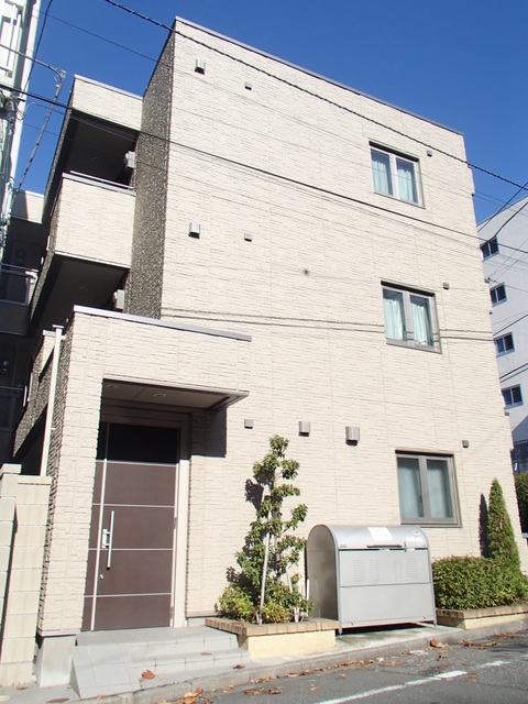 建物外観　★オートロック付き♪　３階建てマンション★