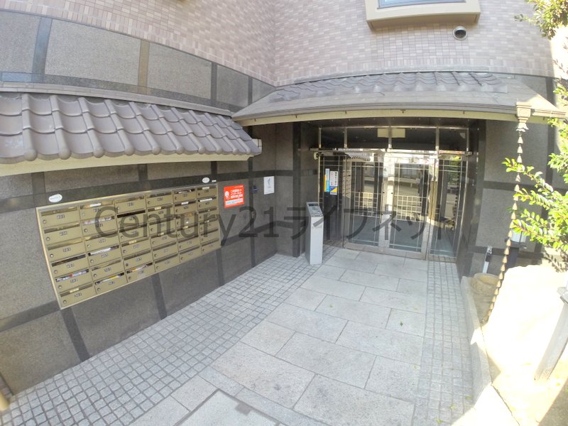 地下鉄御堂筋線 西中島南方駅 徒歩6分 9階建 築30年の外観写真