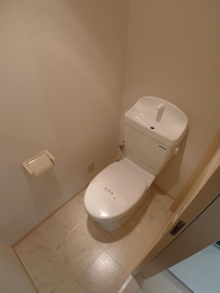 オーネスト西新井のトイレ写真