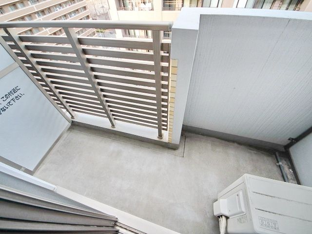 バルコニー　同物件別部屋写真