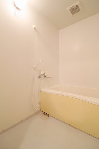 バス・シャワールーム　お風呂で日々の疲れを落としましょう