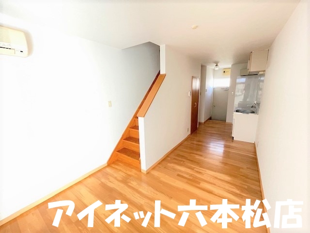 居室・リビング　家具の配置がしやすいお部屋です。