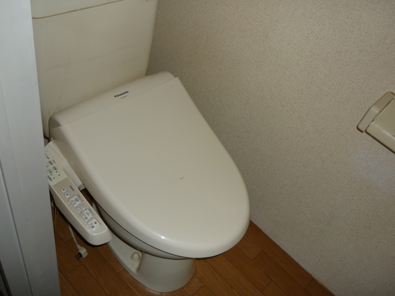 トイレ　温水洗浄便座
