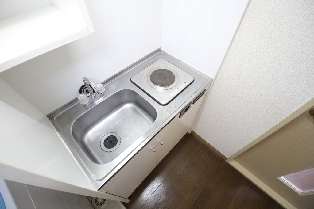 キッチン　単身住まいなら１口電気コンロでも十分活躍してくれます！