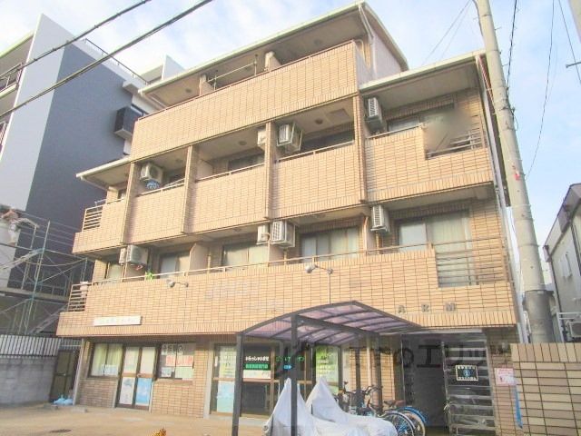 【芥川ロイヤルマンションの建物外観】