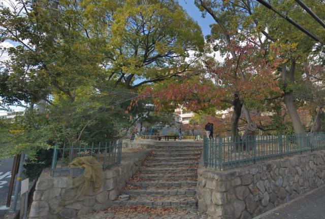 【神戸市東灘区御影山手のマンションの公園】