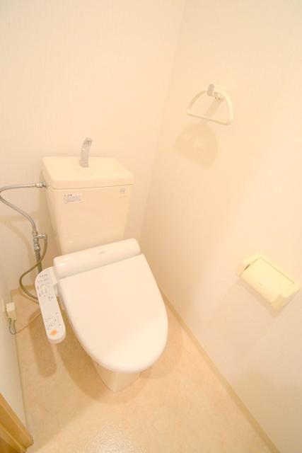 トイレ　トイレ※同タイプ別号室の写真です。