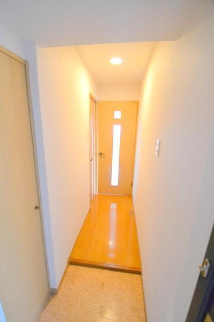 玄関　玄関※同タイプ別号室の写真です。