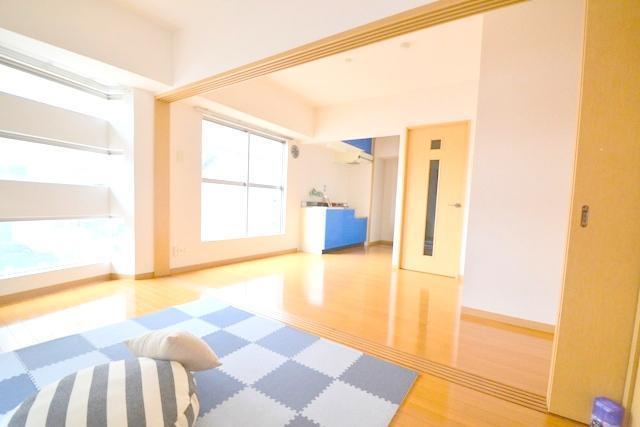 居室・リビング　リビング※同タイプ別号室の写真です。