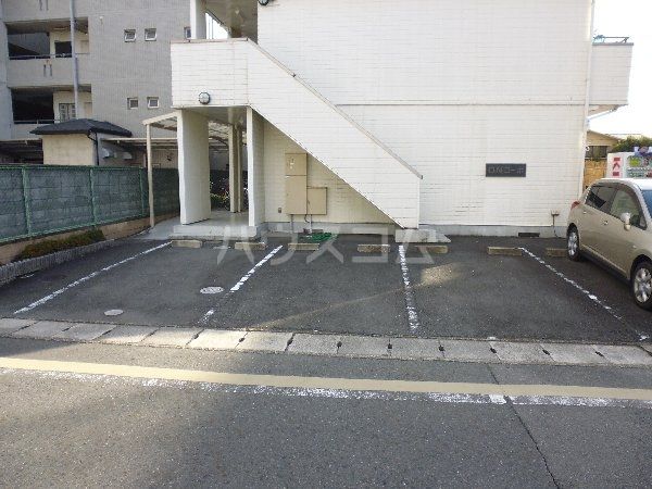 【ＯＮコーポの駐車場】