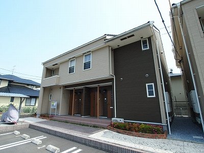 【カーサ・プラシードＡの建物外観】