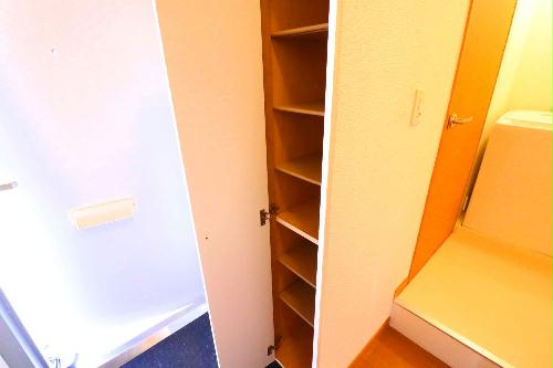 収納　玄関横の収納で片付いた玄関をキープできます