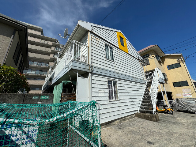 福岡市東区奈多のアパートの建物外観