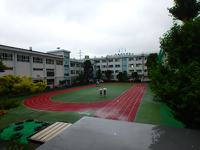 【江戸川区西小岩のマンションの小学校】