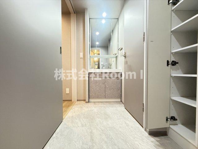 洗面設備　スペースが確保できる洗面所です