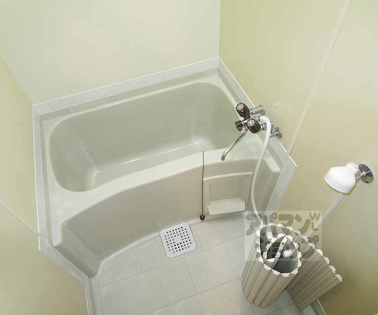 バス・シャワールーム　１０３号室の写真です。